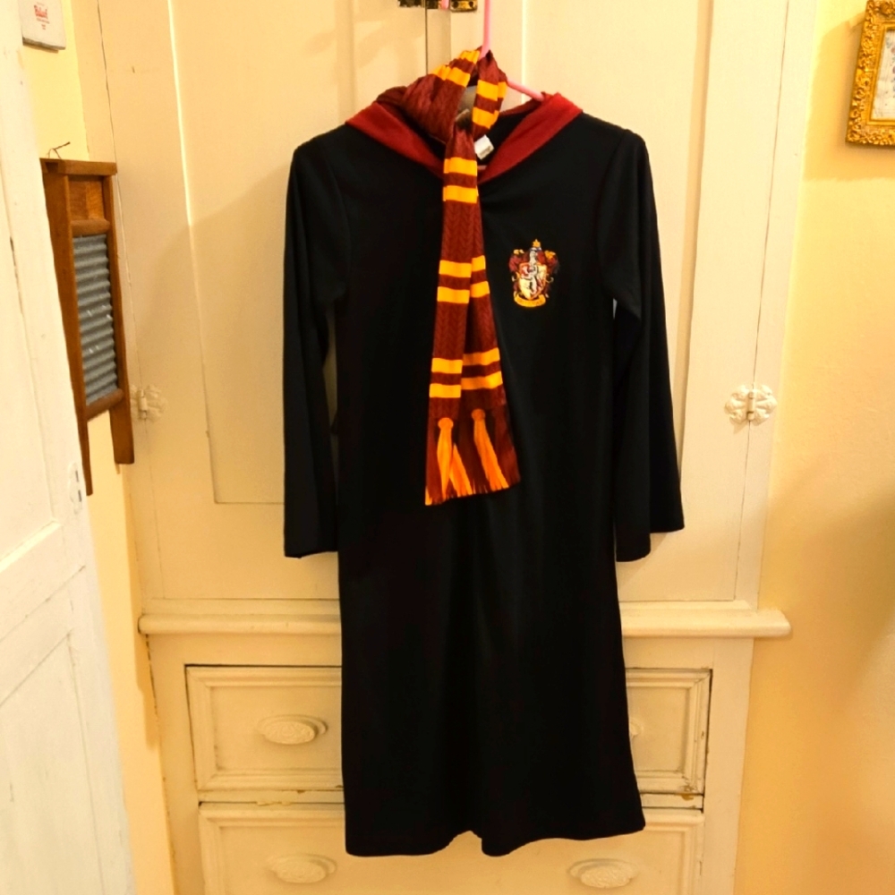 George Harry Potter robe childs Sz 9-10 yrs